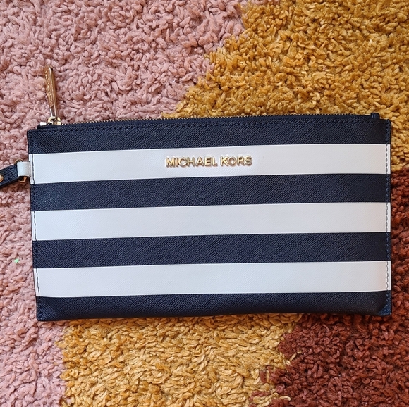 Michael Kors Jet Set Travel Stripe Tote & Wristlet - Picture 6 of 8